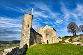 蓝色天空草地城墙建筑摄影图片
